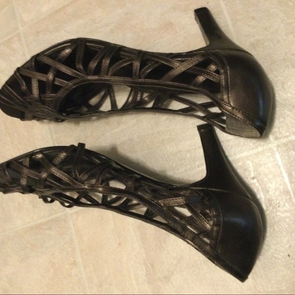 Arlette Strappy bronze-brown heels. Size 9 1/2. - Picture 3 of 7